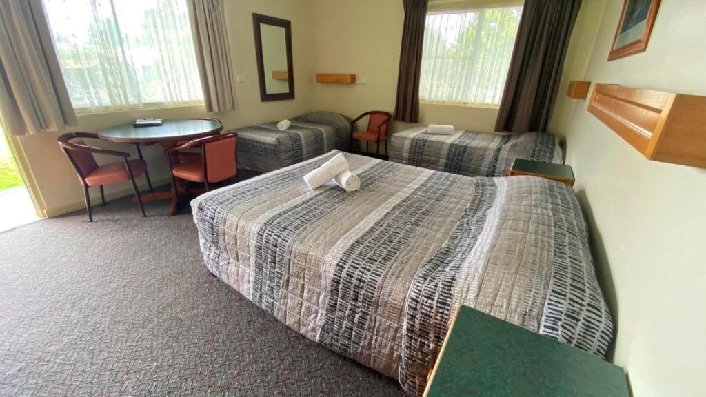 Bucketts Way Motel Глостър Екстериор снимка